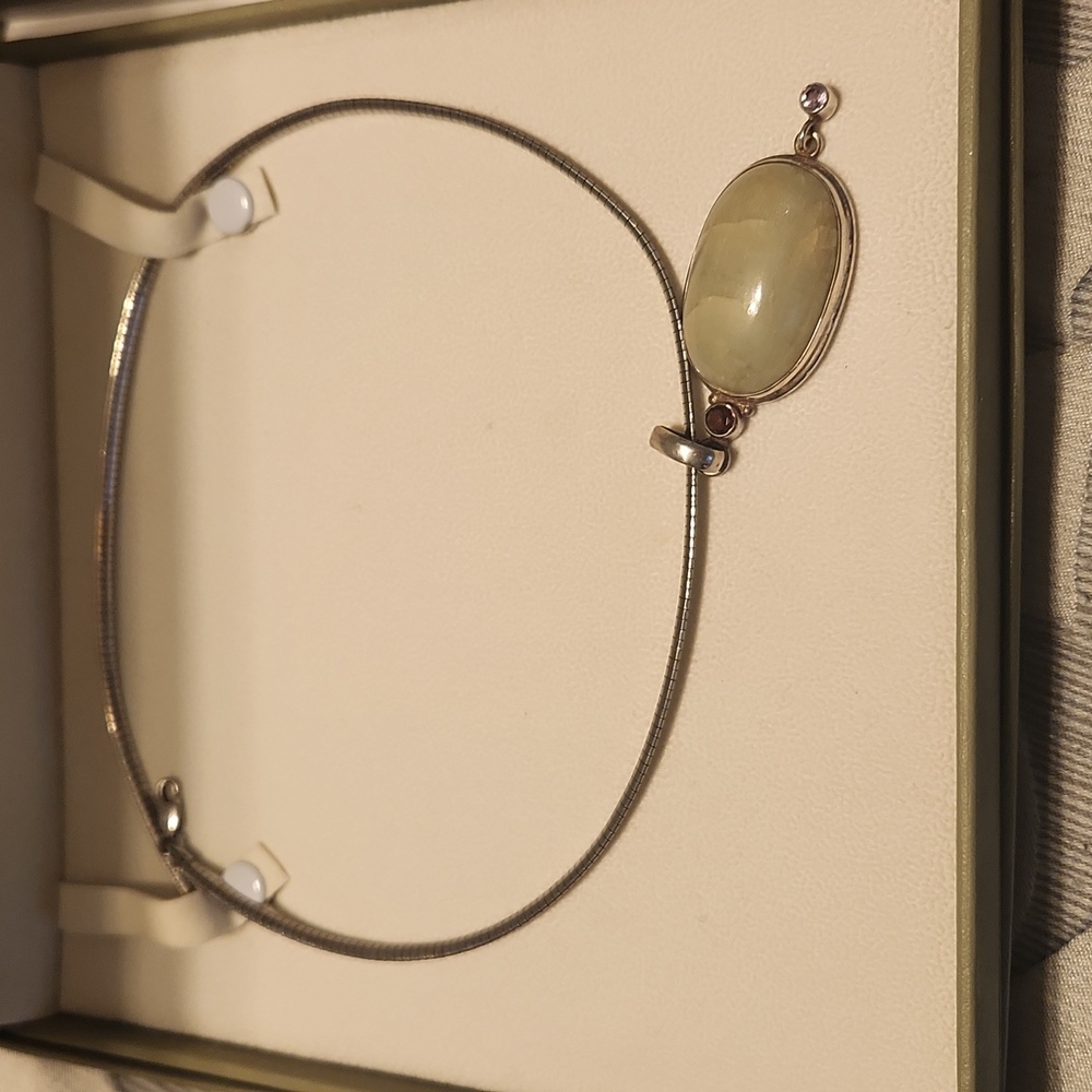 Beautiful silver omega with Jade pendant